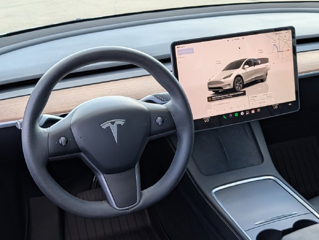 Used 2025 Tesla Model Y Long Range AWD/4WD image 11