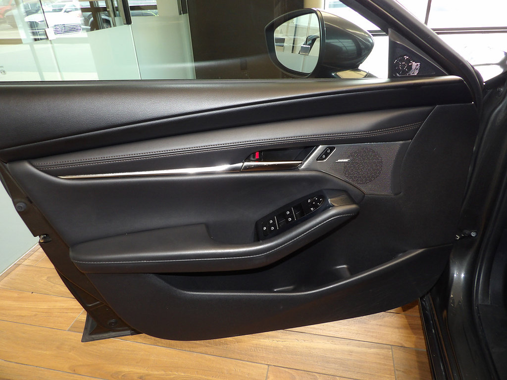 Used 2021 MAZDA MAZDA3 s AWD/4WD image 23