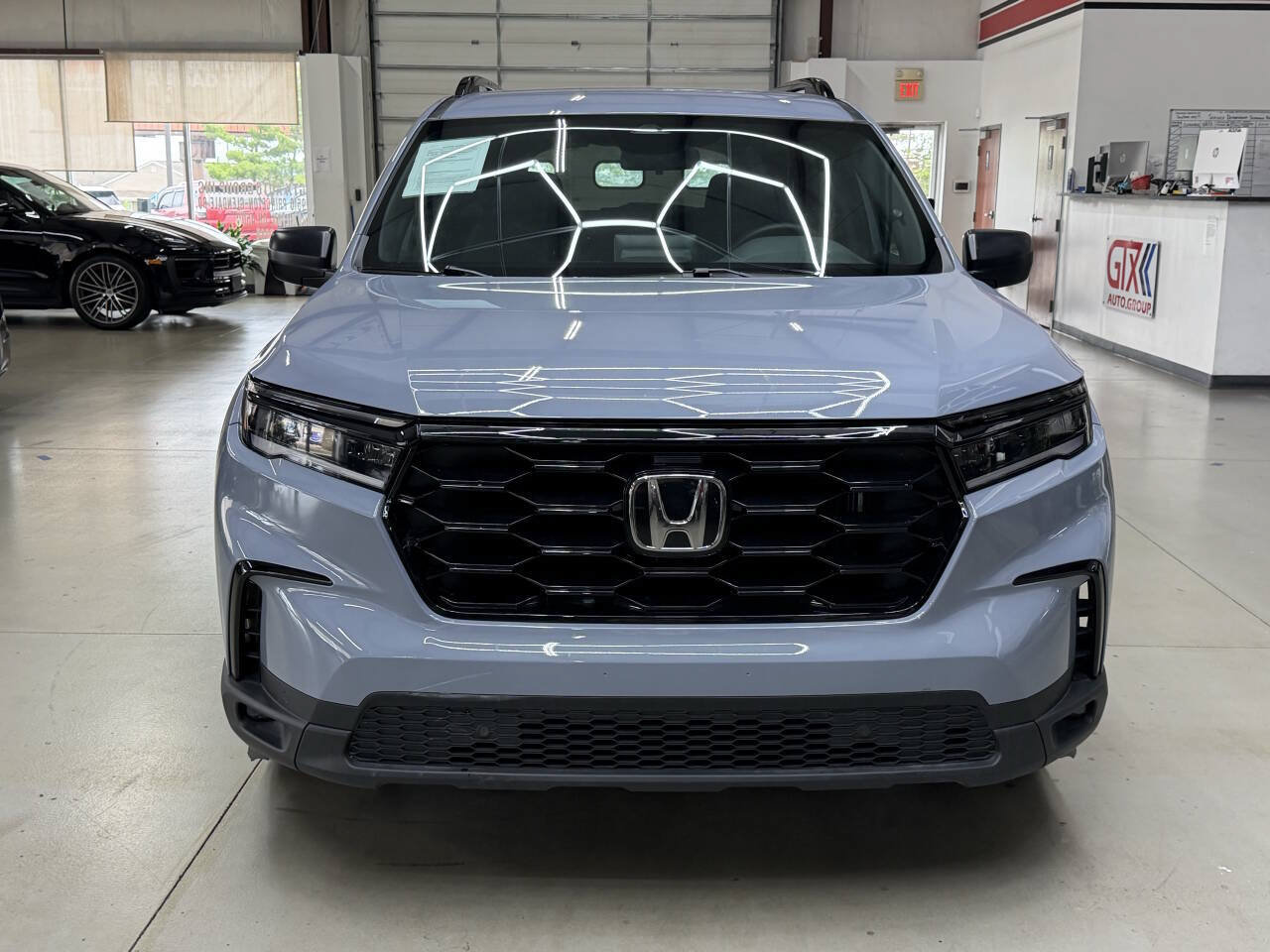 Used 2025 Honda Pilot Sport image 6