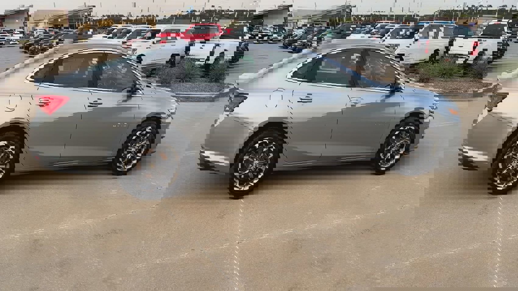 Used 2024 Chevrolet Malibu LT image 9
