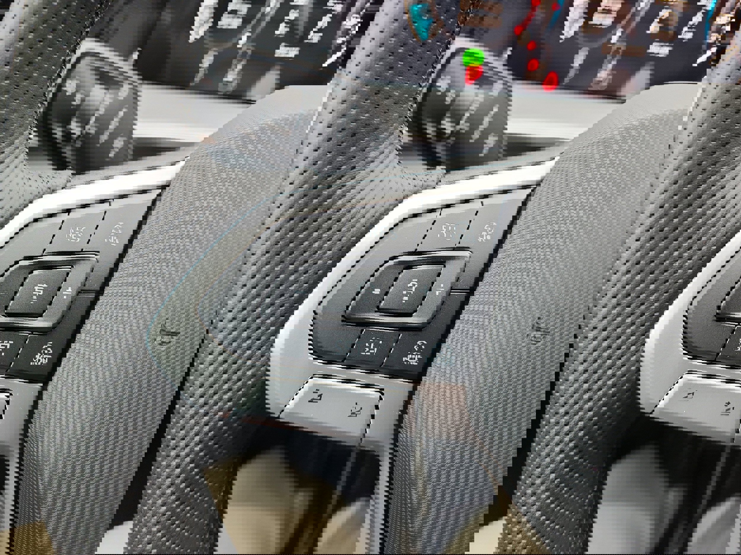 New 2026 Volkswagen Tiguan SE R-Line image 20