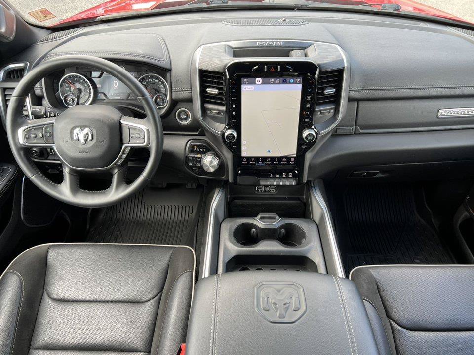 Used 2024 RAM 1500 Laramie AWD/4WD image 3