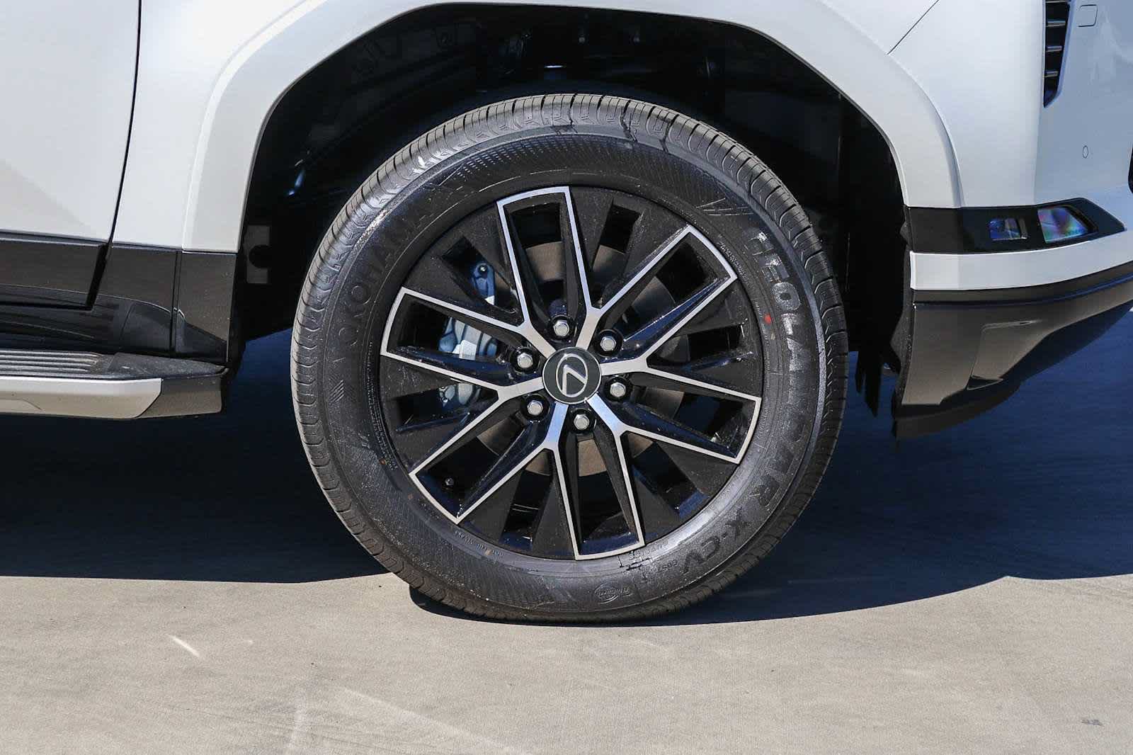 New 2026 Lexus GX 550 w/ Accessory Package (2T) AWD/4WD image 9