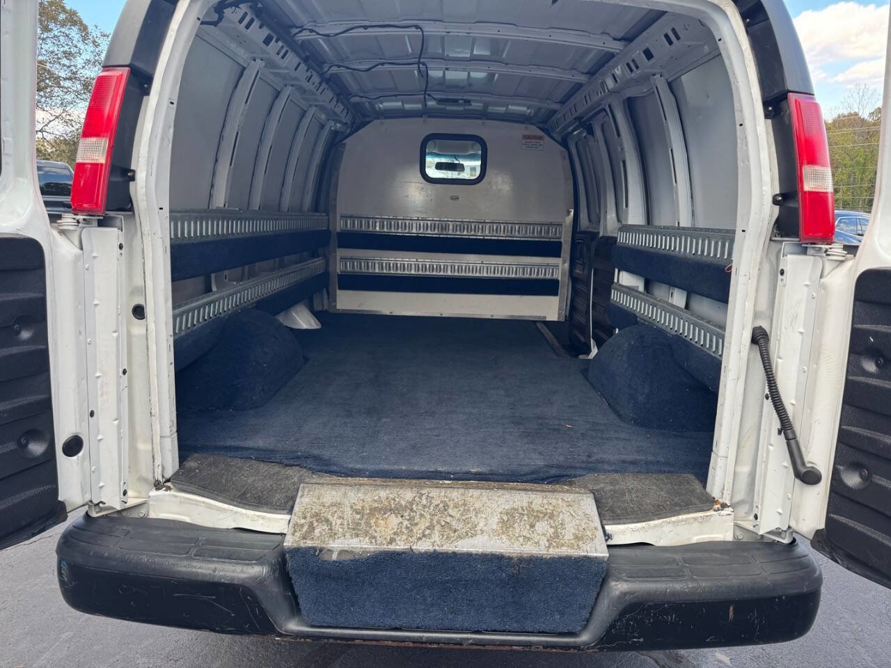 Used 2018 Chevrolet Express 2500 image 12