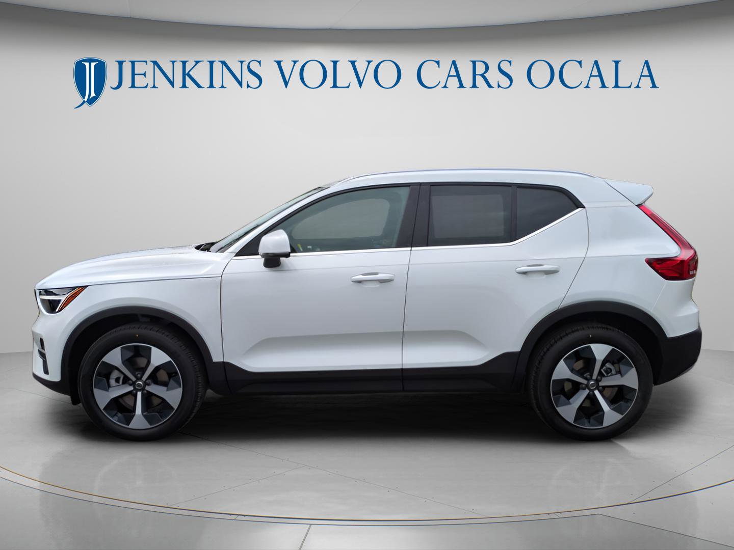 New 2025 Volvo XC40 B5 Core w/ Protection Package Premier image 7