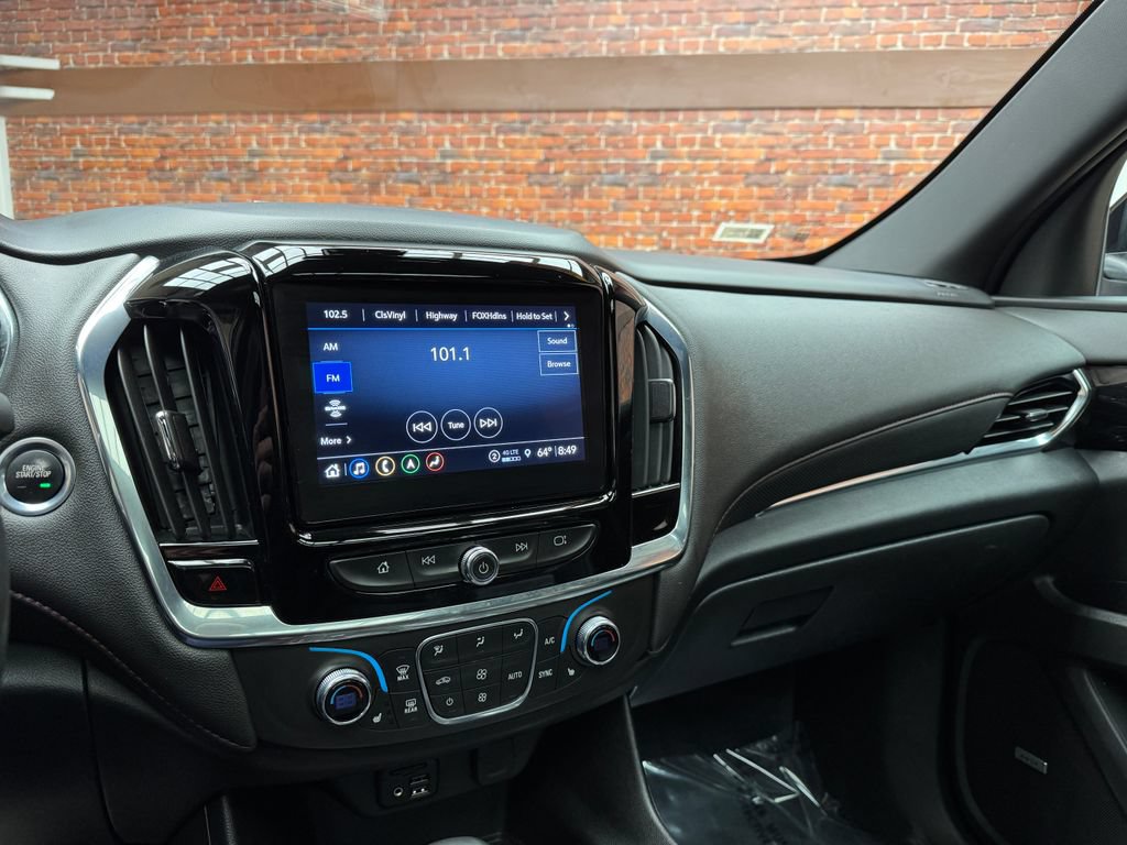 Used 2023 Chevrolet Traverse RS AWD/4WD image 19
