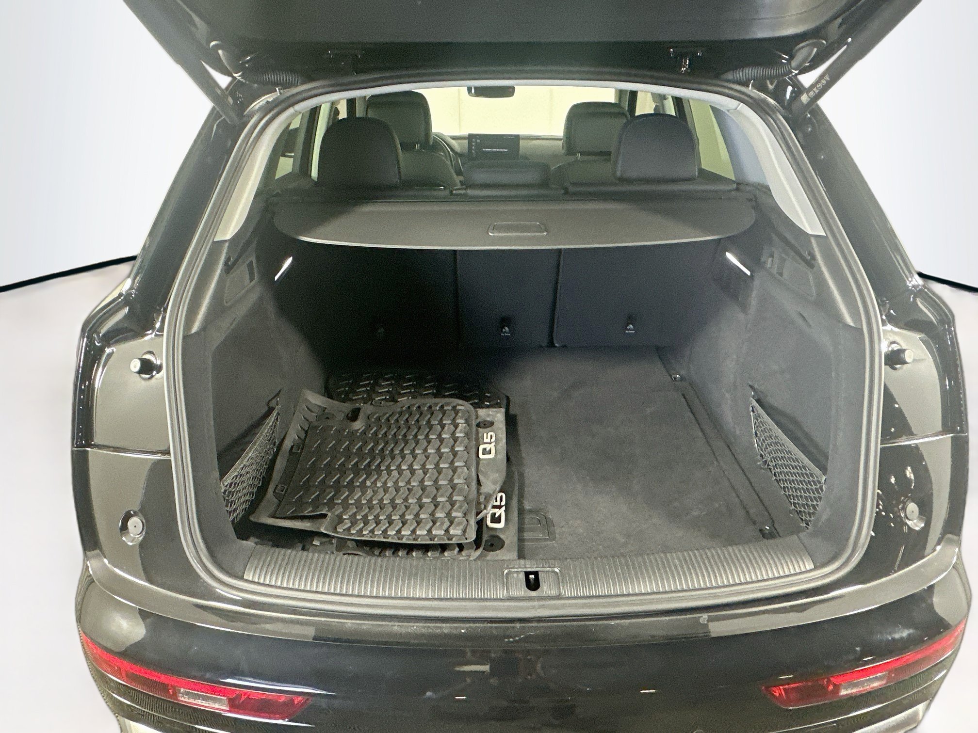 Used 2023 Audi Q5 2.0T Premium w/ Convenience Package AWD/4WD image 29