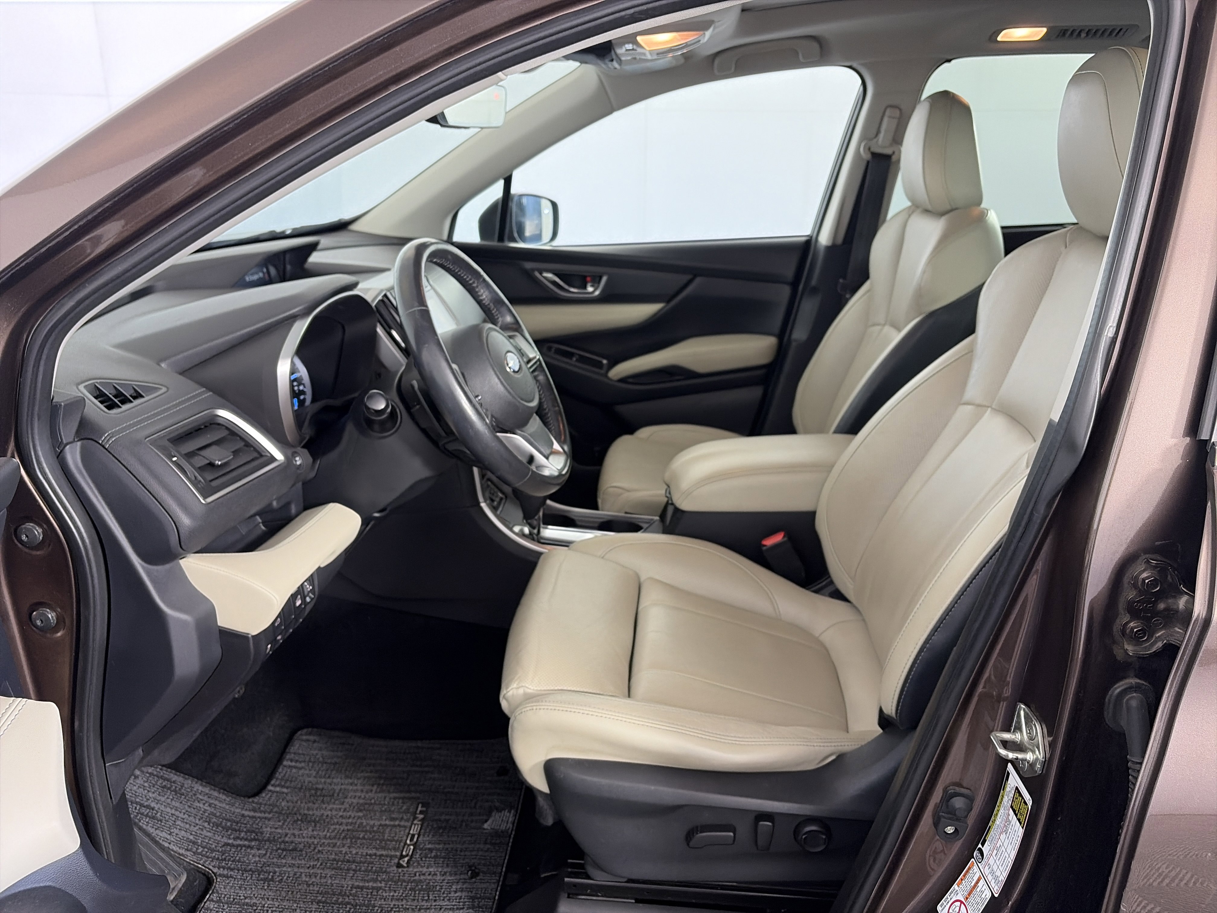 Used 2019 Subaru Ascent Limited w/ Popular Package #3 AWD/4WD image 6