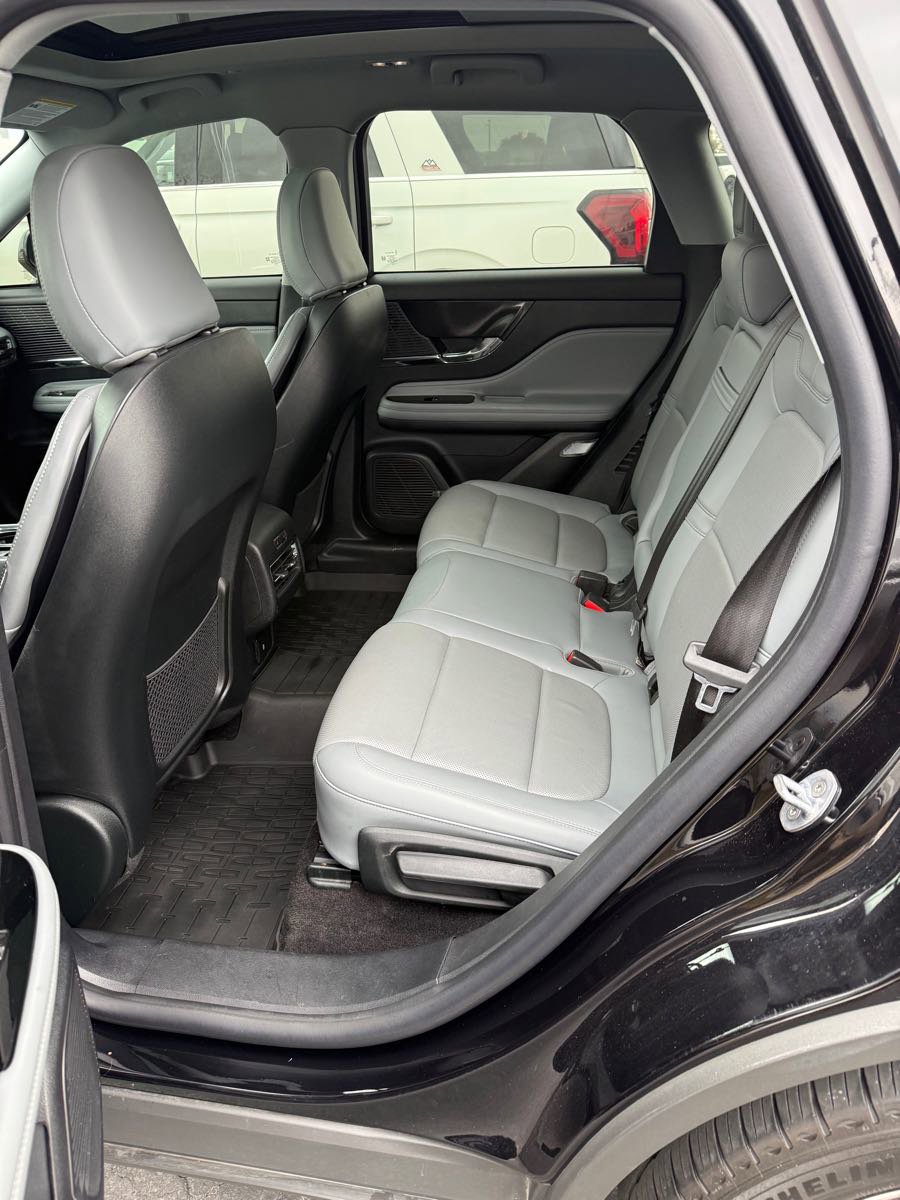 Used 2022 Lincoln Corsair Reserve w/ Equipment Group 201A image 11