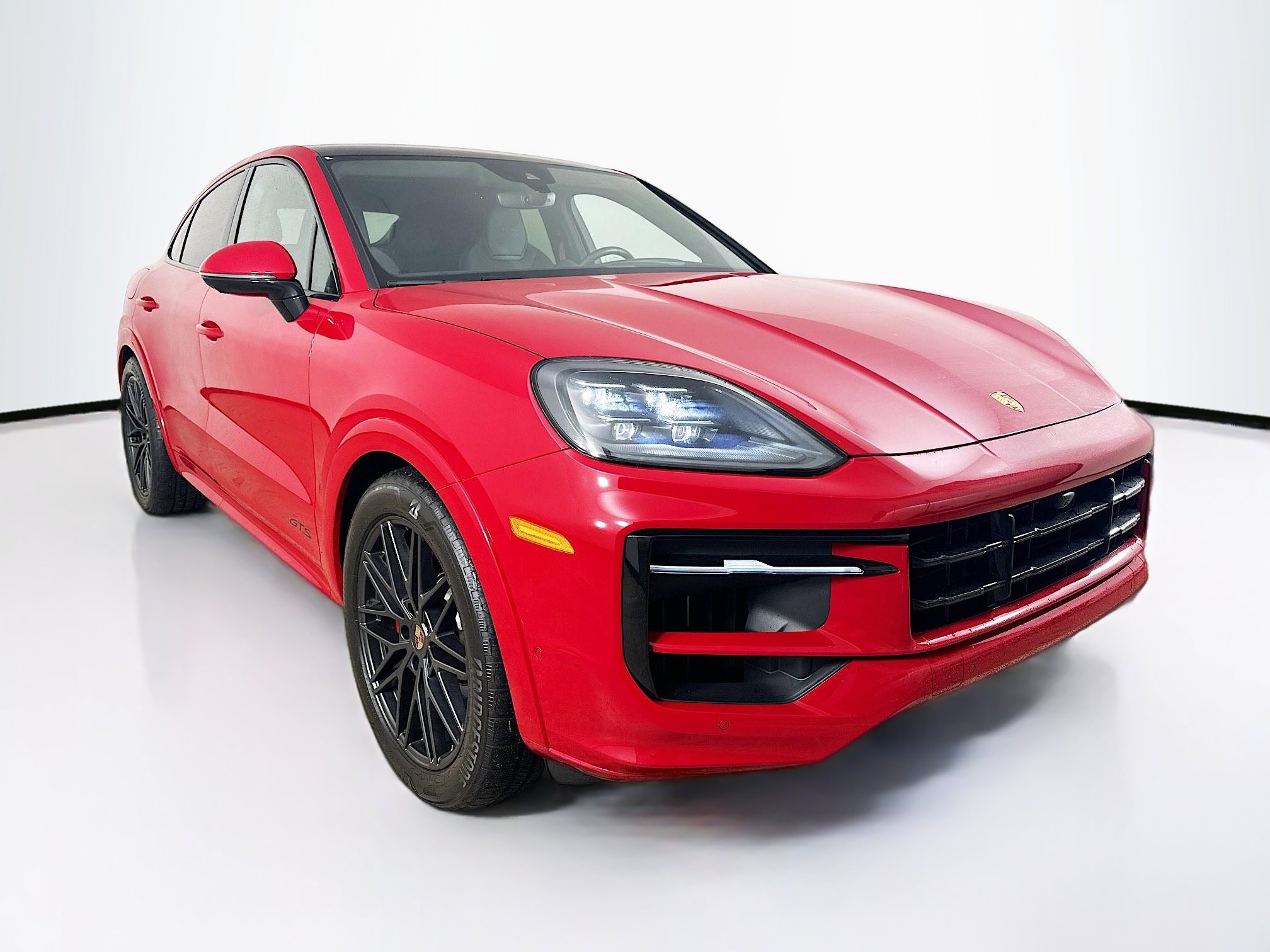 Used 2025 Porsche Cayenne GTS image 3