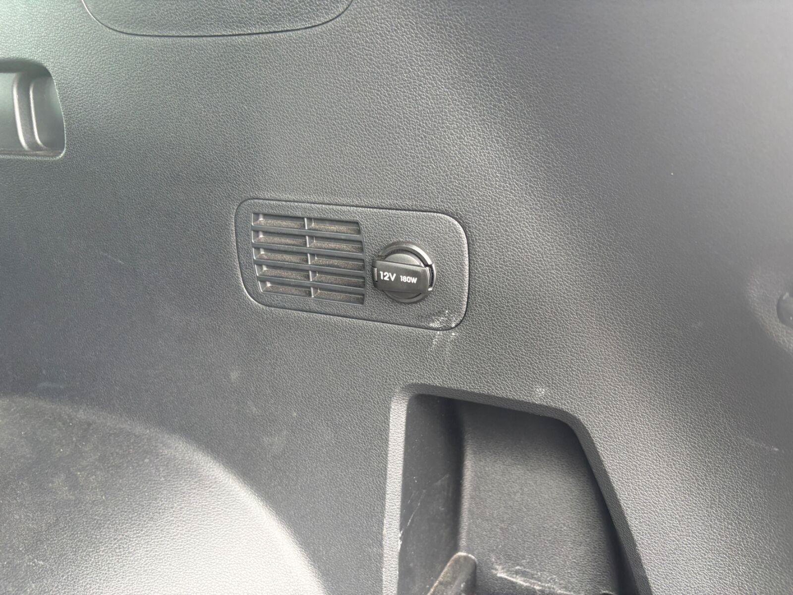 Used 2023 Hyundai Santa Fe SEL FWD image 10