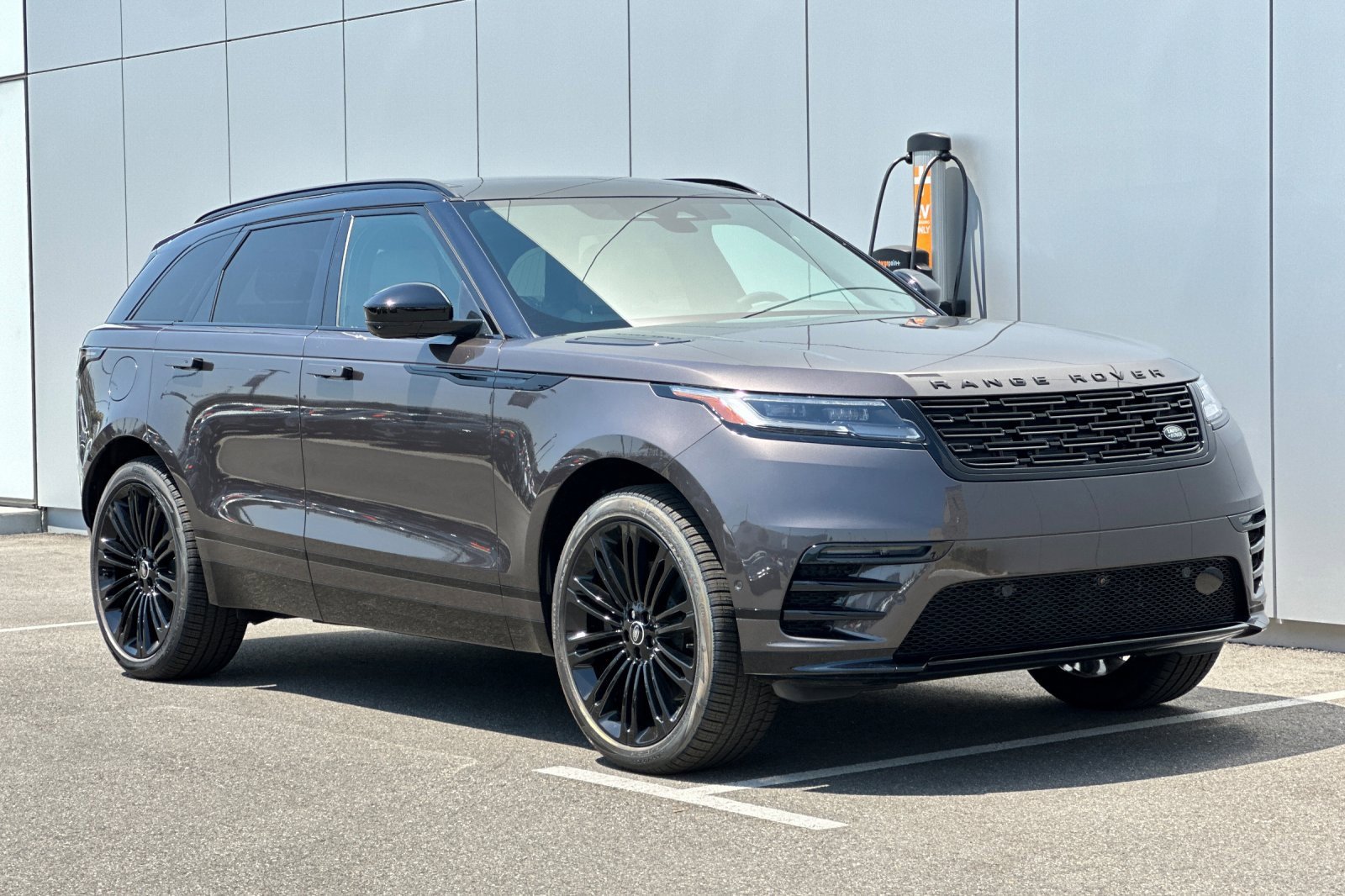 New 2026 Land Rover Range Rover Velar Dynamic SE image 7