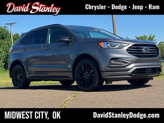 Used 2022 Ford Edge SE w/ Black Appearance Package