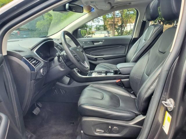 Used 2019 Ford Edge Titanium w/ Equipment Group 301A AWD/4WD image 19