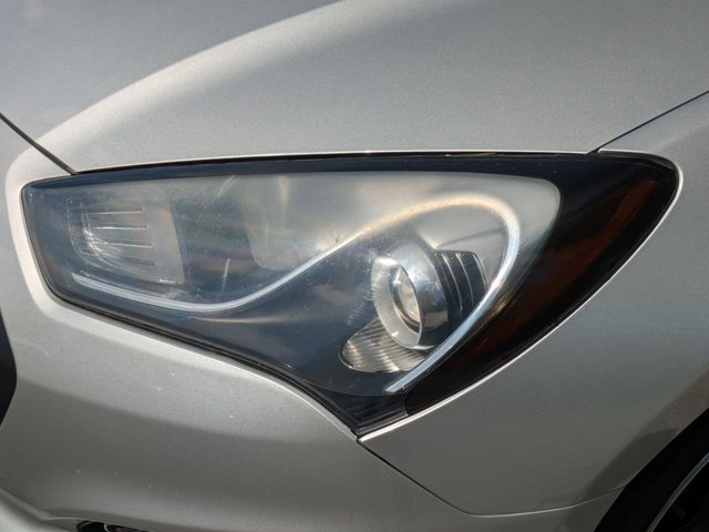 Used 2013 Hyundai Genesis 3.8 RWD image 9