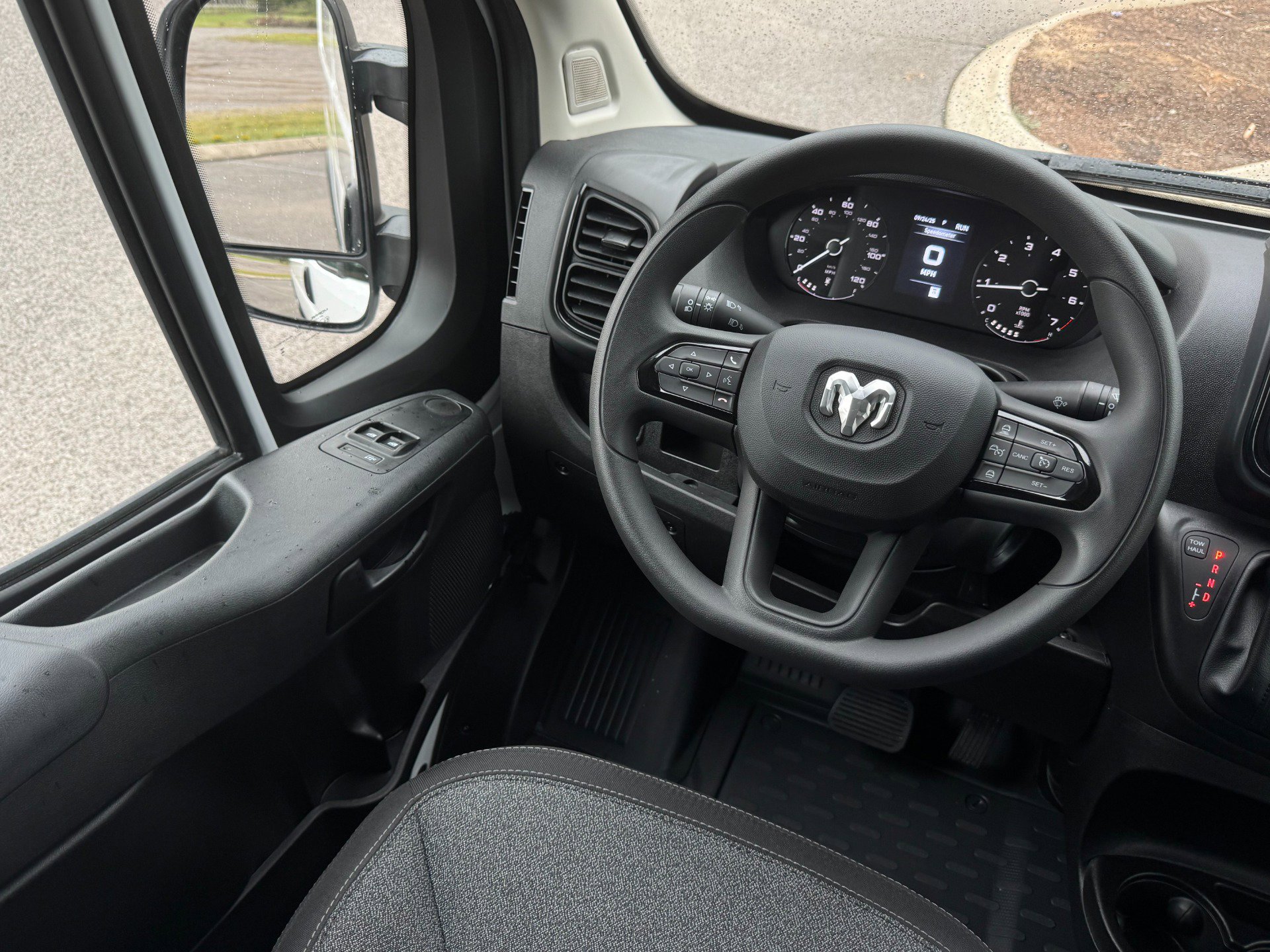 Used 2025 RAM ProMaster 2500 w/ Convenience Group image 33