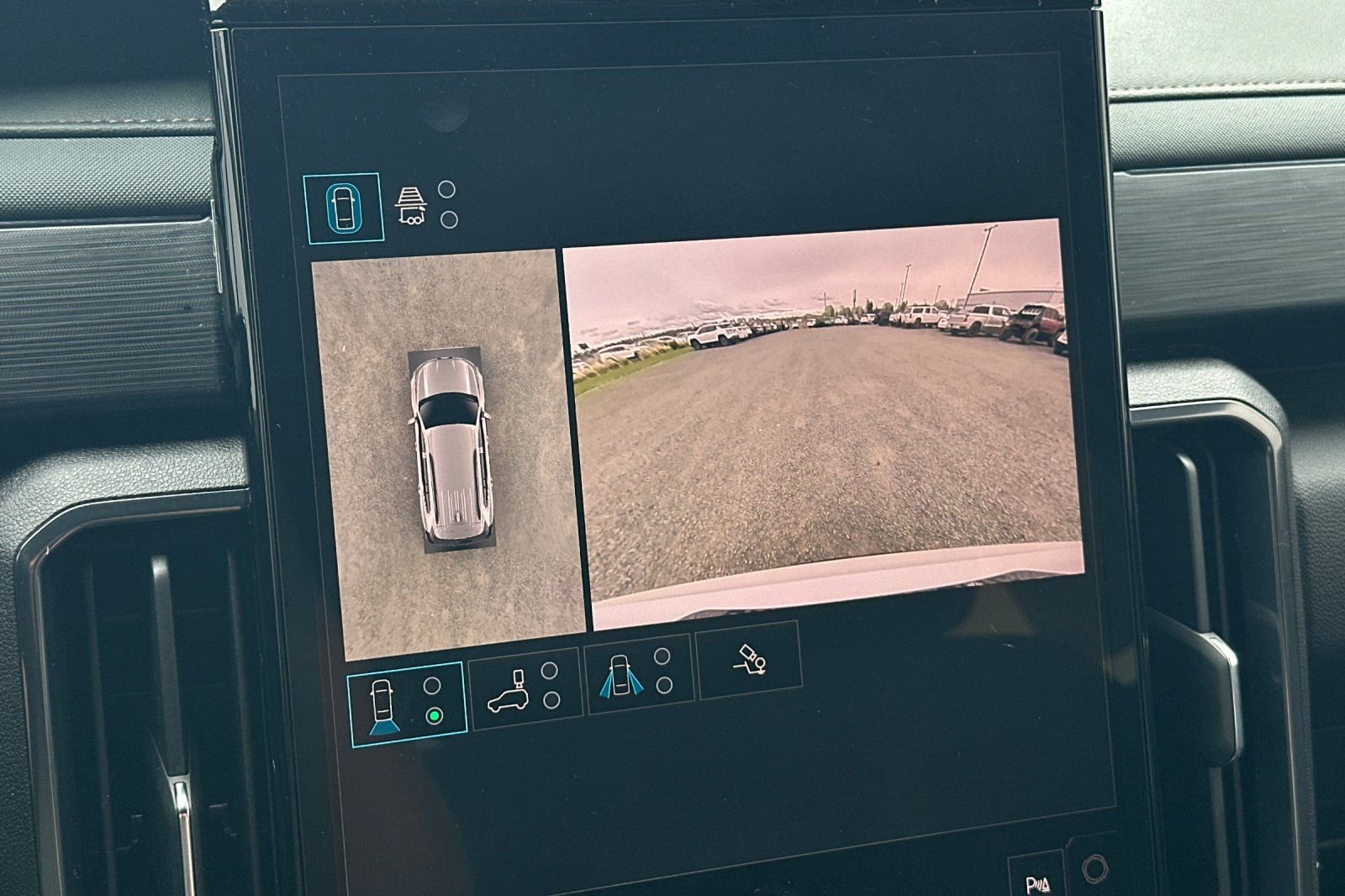 Used 2025 GMC Acadia AT4 w/ LPO, Floor Liner Package image 27