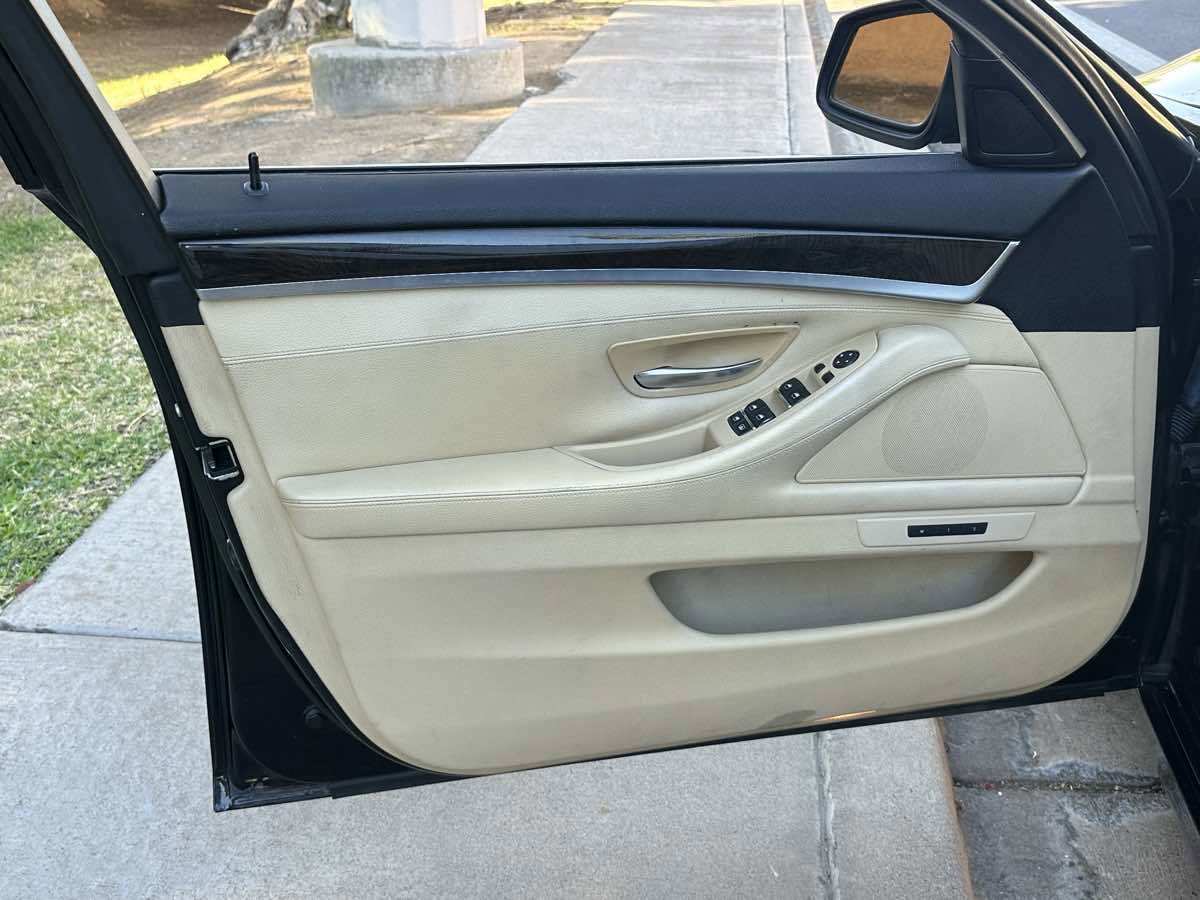 Used 2013 BMW 528i Sedan RWD image 39