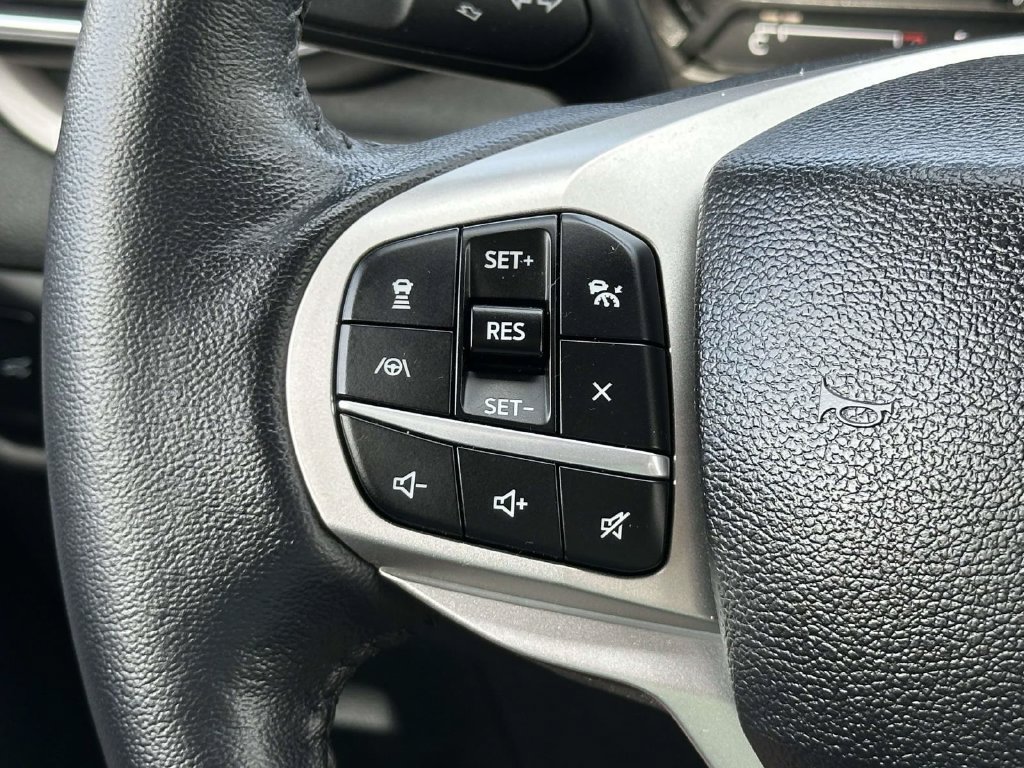 Used 2022 Ford Explorer XLT w/ Equipment Group 202A AWD/4WD image 23