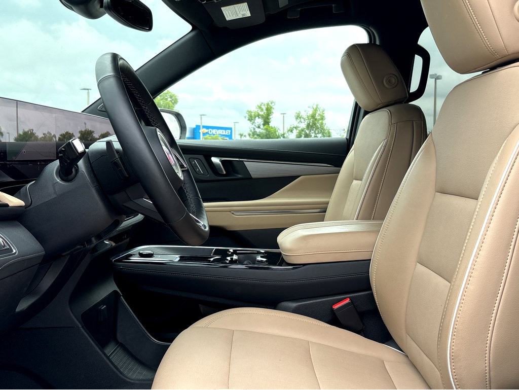 Used 2025 Buick Enclave Preferred FWD image 14