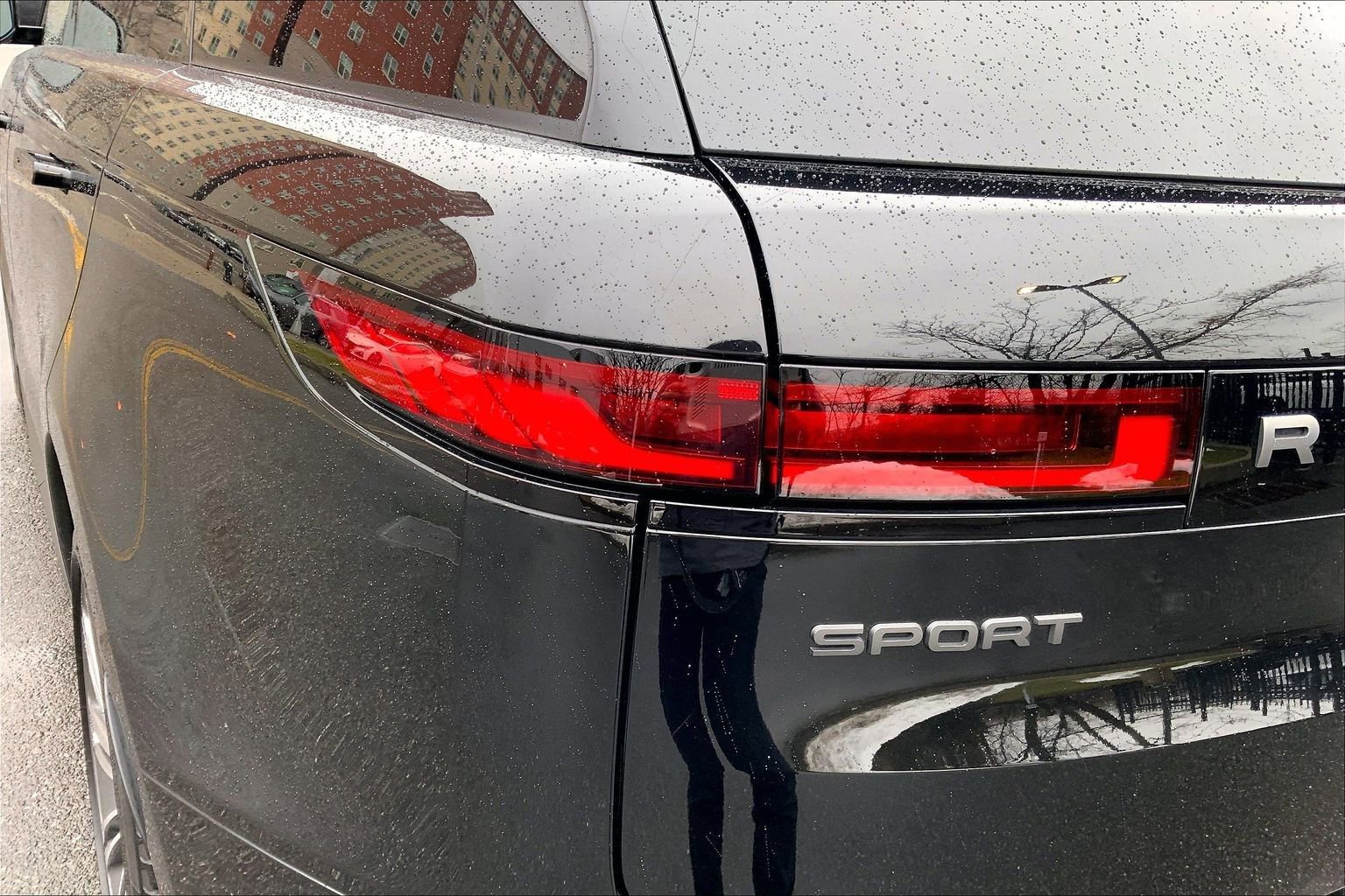 Used 2024 Land Rover Range Rover Sport SE image 28