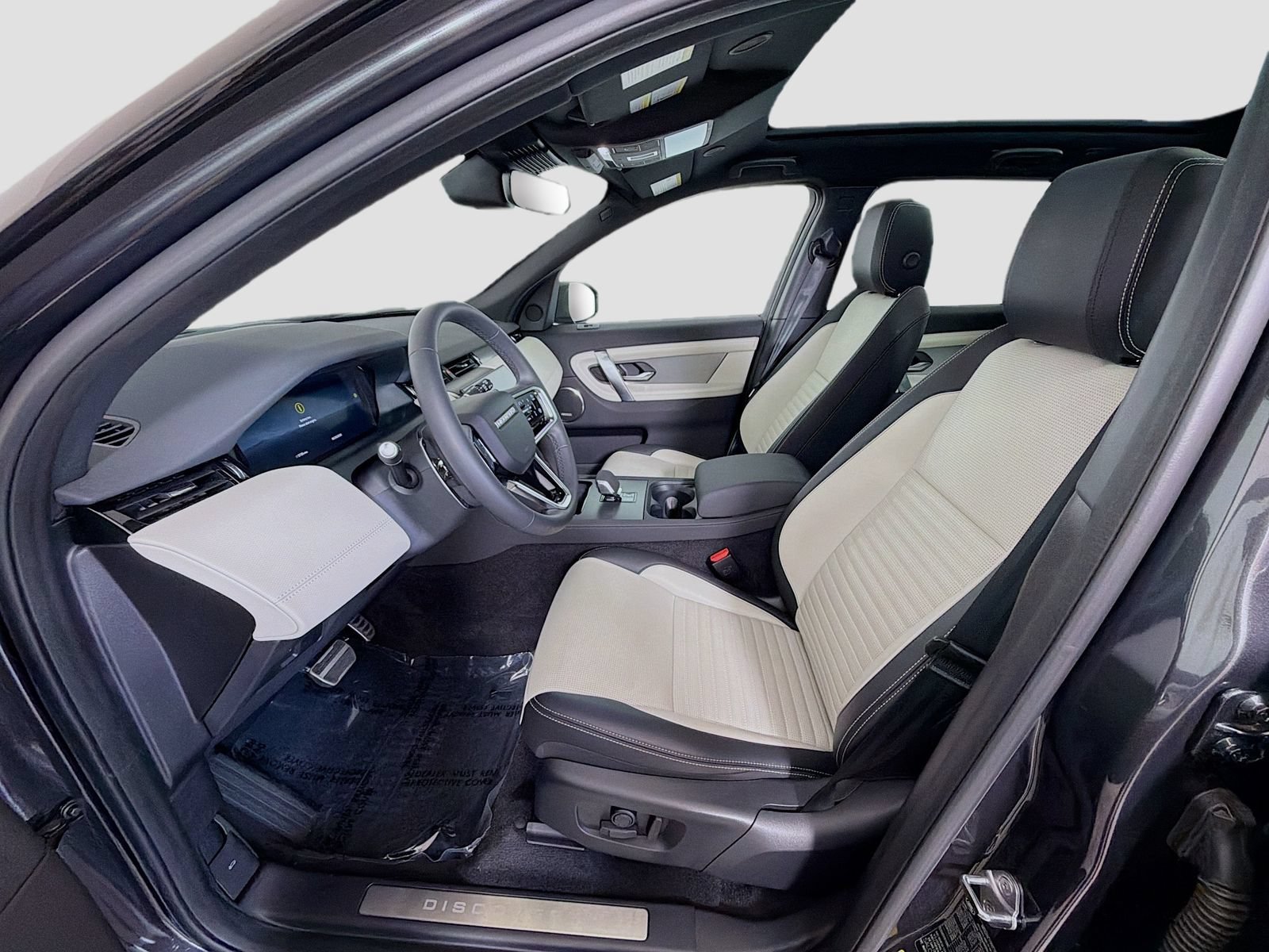 Certified 2025 Land Rover Discovery Sport Dynamic SE AWD/4WD image 22