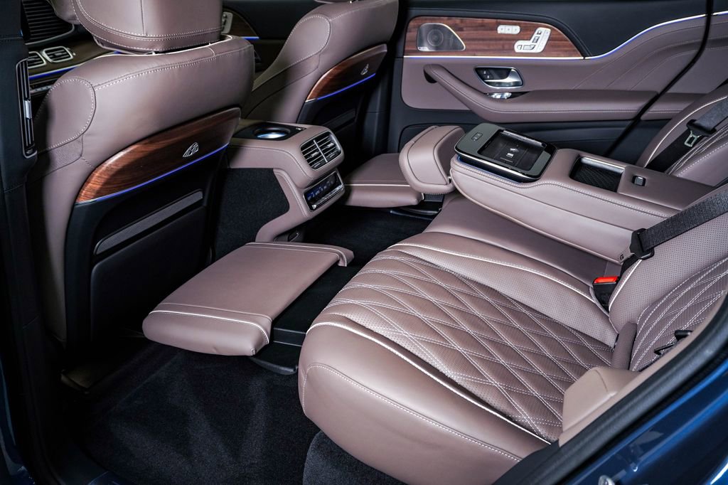 Used 2026 Mercedes-Benz Maybach GLS 600 4MATIC image 22