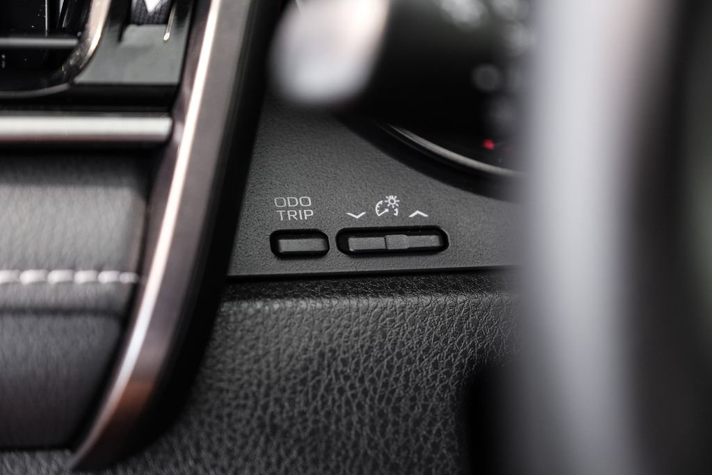 Used 2022 Toyota Camry XSE FWD image 29