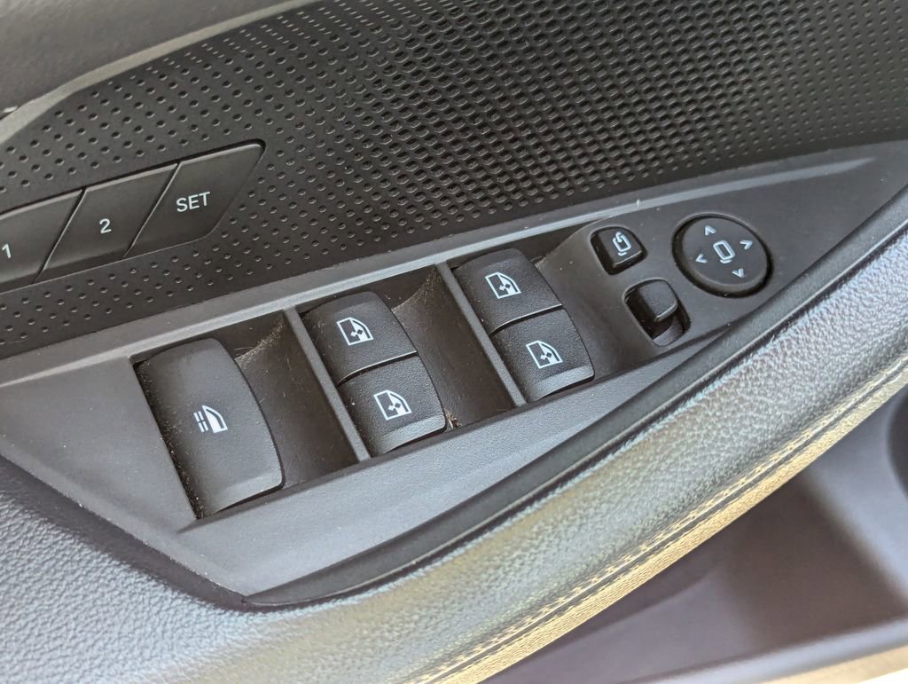 Used 2022 BMW M440i Convertible w/ Premium Package image 29