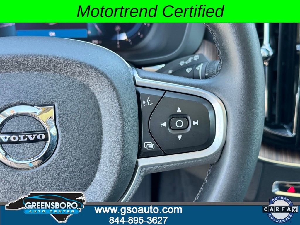 Used 2022 Volvo XC60 B5 Momentum image 23