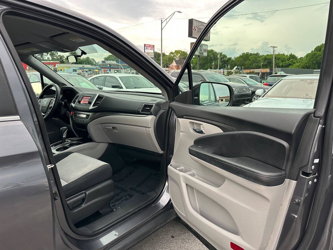Used 2017 Honda Ridgeline RT image 25