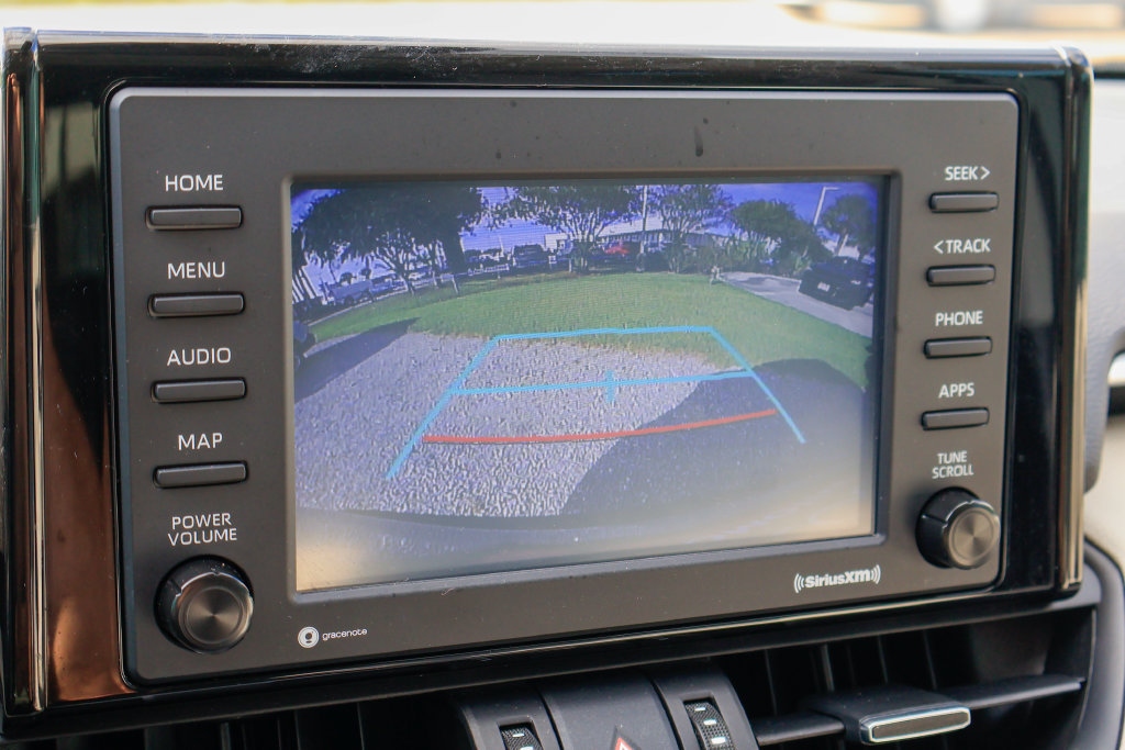 Used 2022 Toyota RAV4 XLE Premium FWD image 5