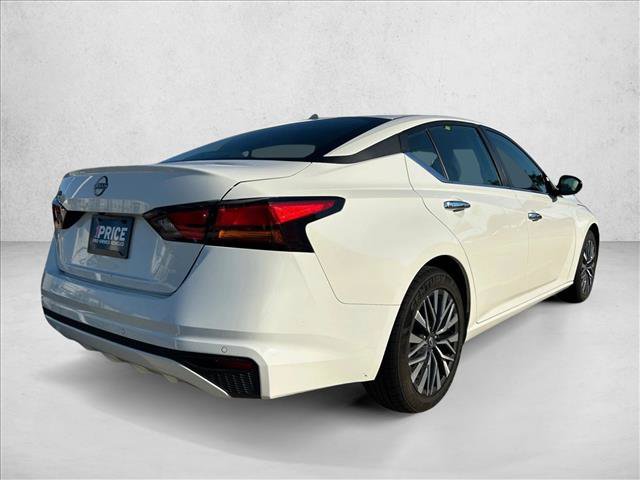 Used 2025 Nissan Altima 2.5 SV FWD image 5