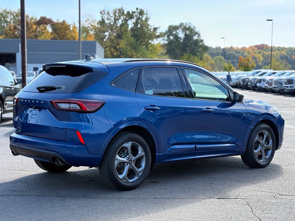 Used 2023 Ford Escape ST-Line w/ Tech Pack #1 FWD image 39