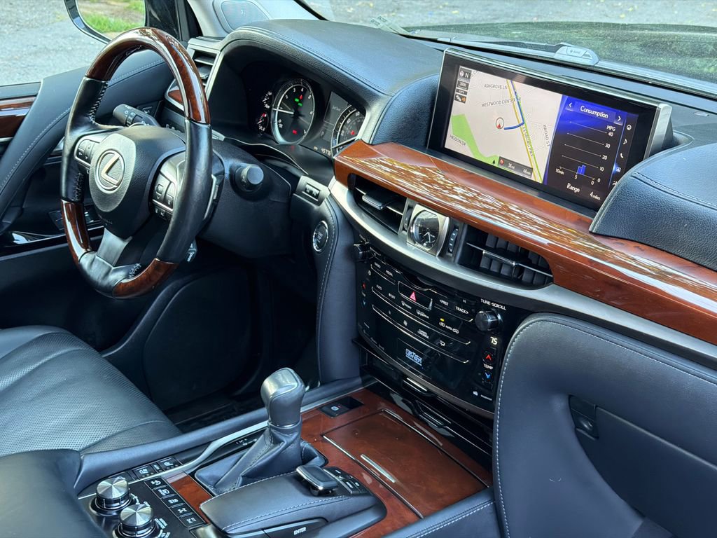 Used 2017 Lexus LX 570 4WD image 11