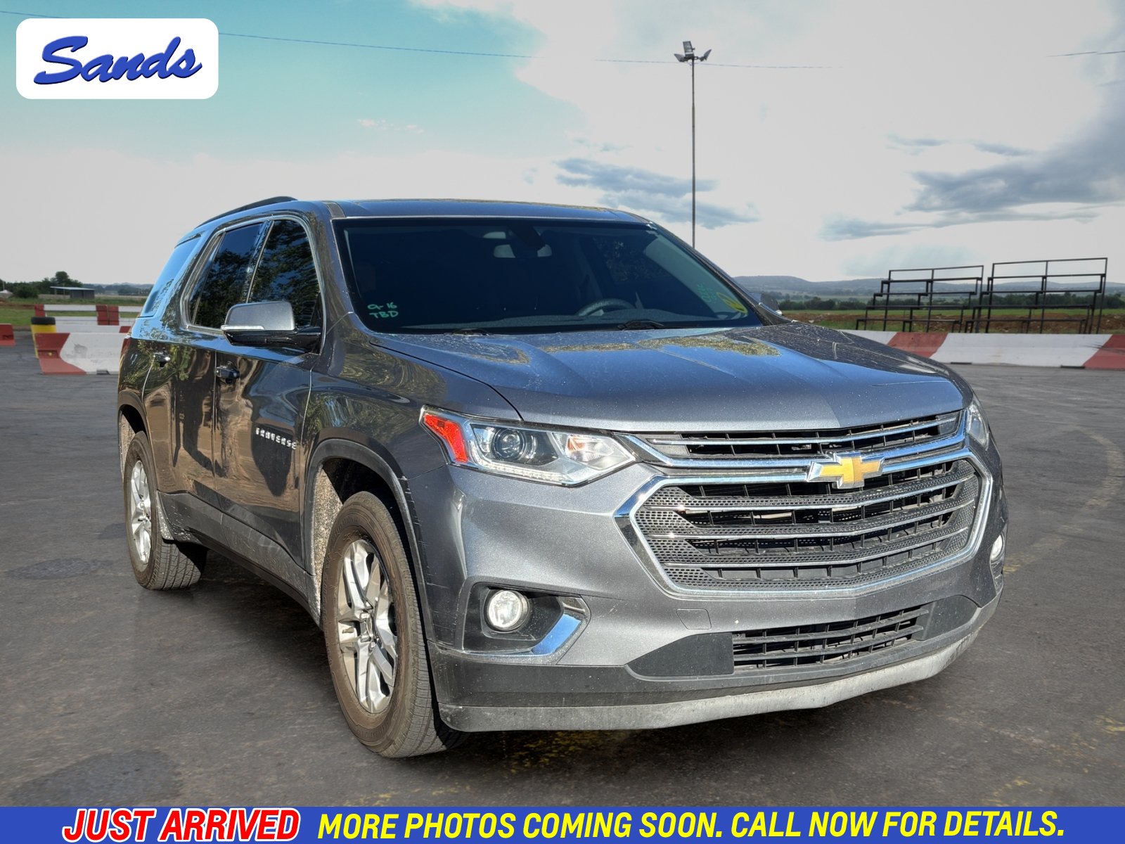 Used 2019 Chevrolet Traverse LT FWD image 1