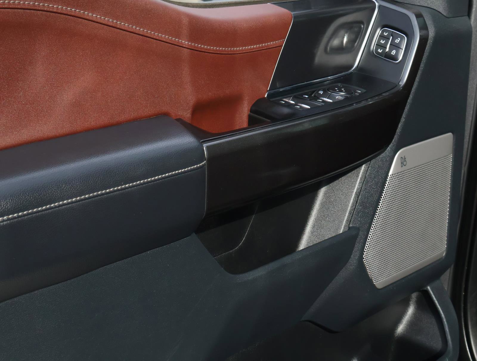 Used 2021 Ford F150 Lariat w/ Max Trailer Tow Package image 16