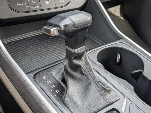 Used 2025 Kia Carnival FWD image 18