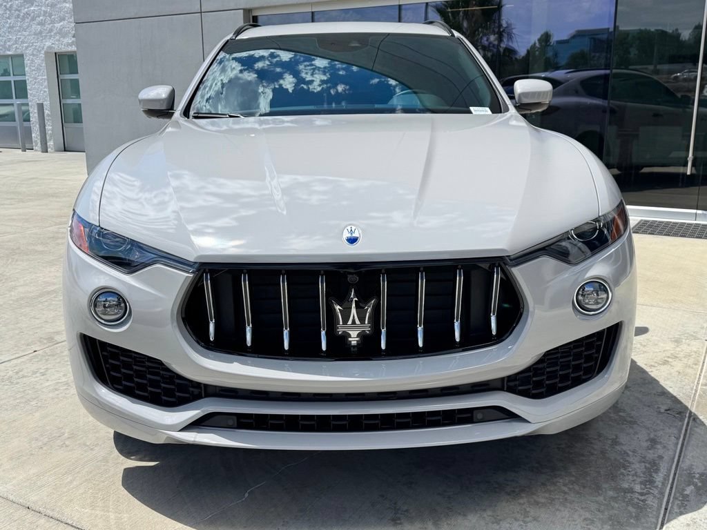 Certified 2023 Maserati Levante GT AWD/4WD image 3