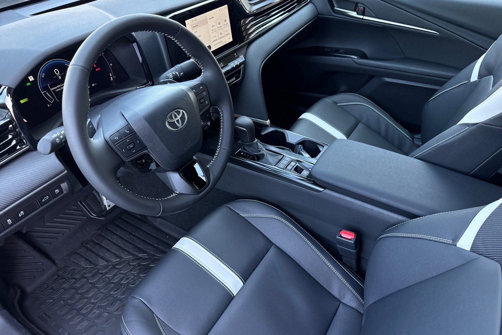 New 2026 Toyota Camry SE FWD image 9