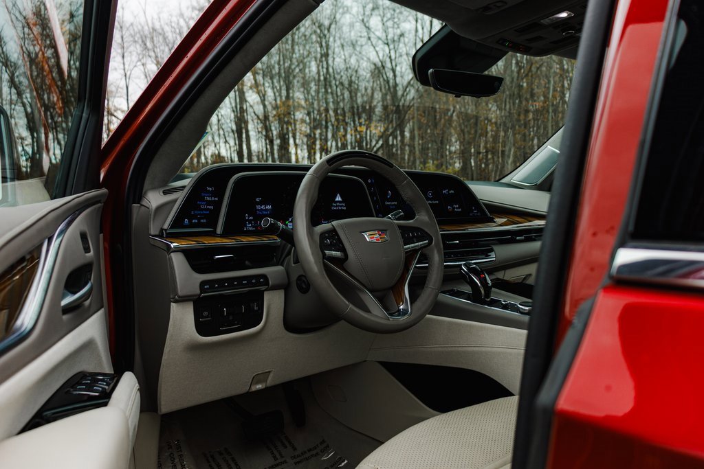 Used 2023 Cadillac Escalade ESV Premium Luxury Platinum w/ LPO, Radiant Package image 8