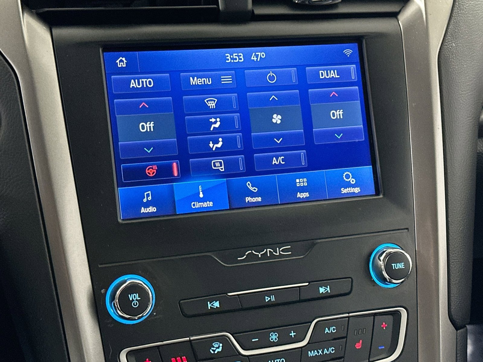 Used 2019 Ford Fusion SEL image 25