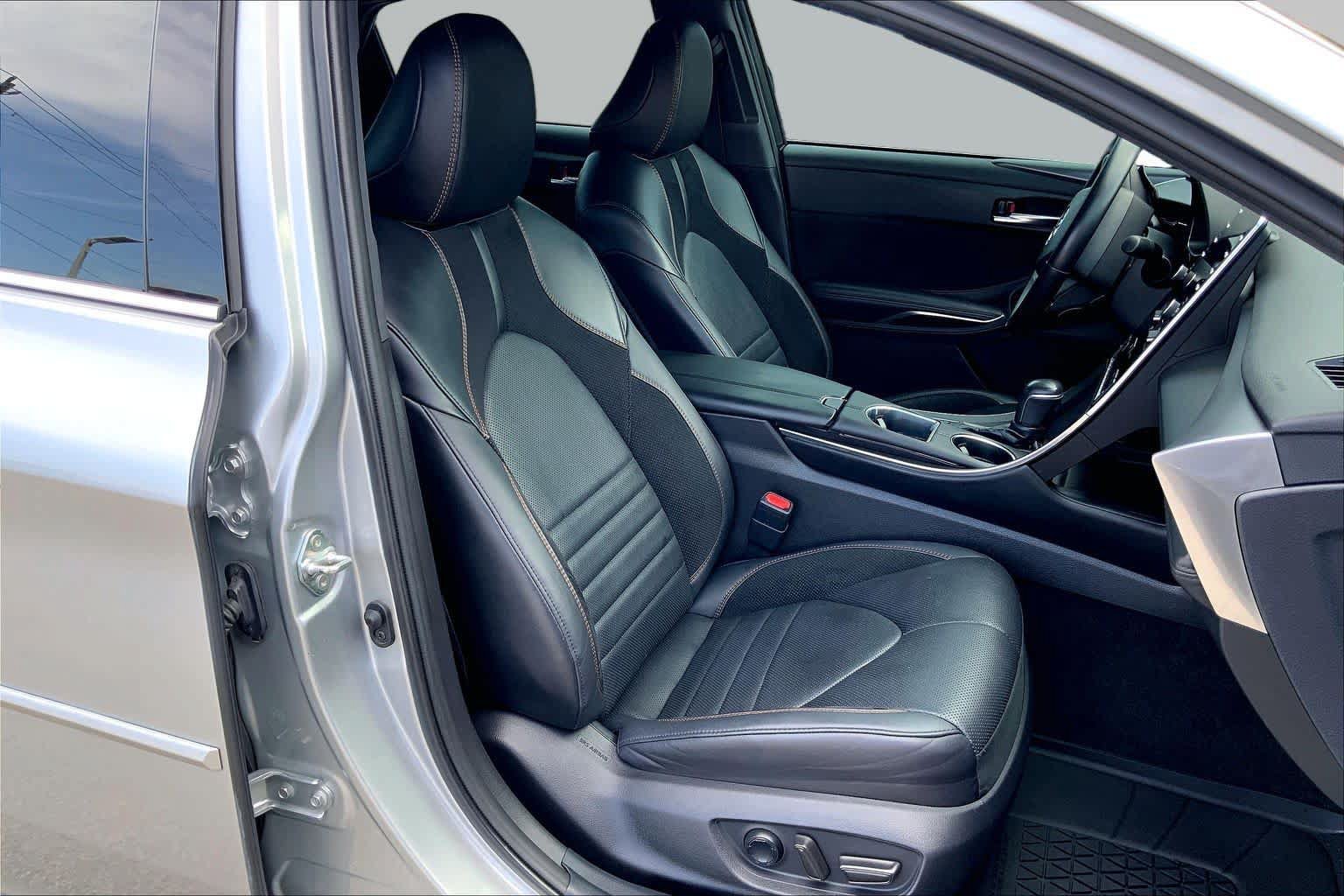 Used 2021 Toyota Avalon Touring FWD image 9