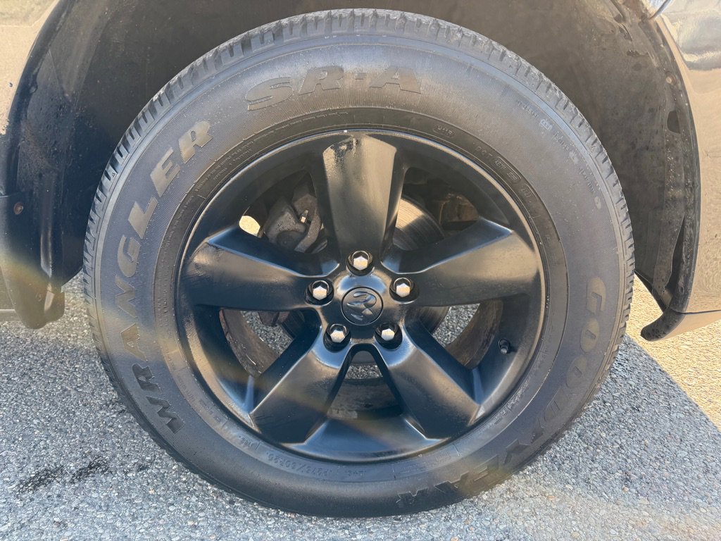 Used 2015 RAM 1500 Express w/ Black Ram 1500 Express Group AWD/4WD image 16