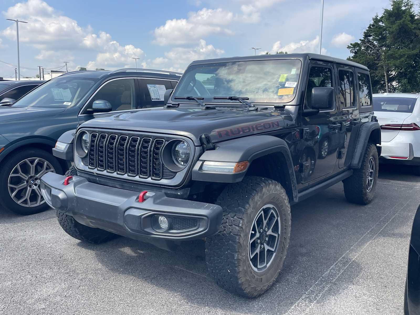 Used 2024 Jeep Wrangler Unlimited Rubicon w/ Convenience Group AWD/4WD image 3