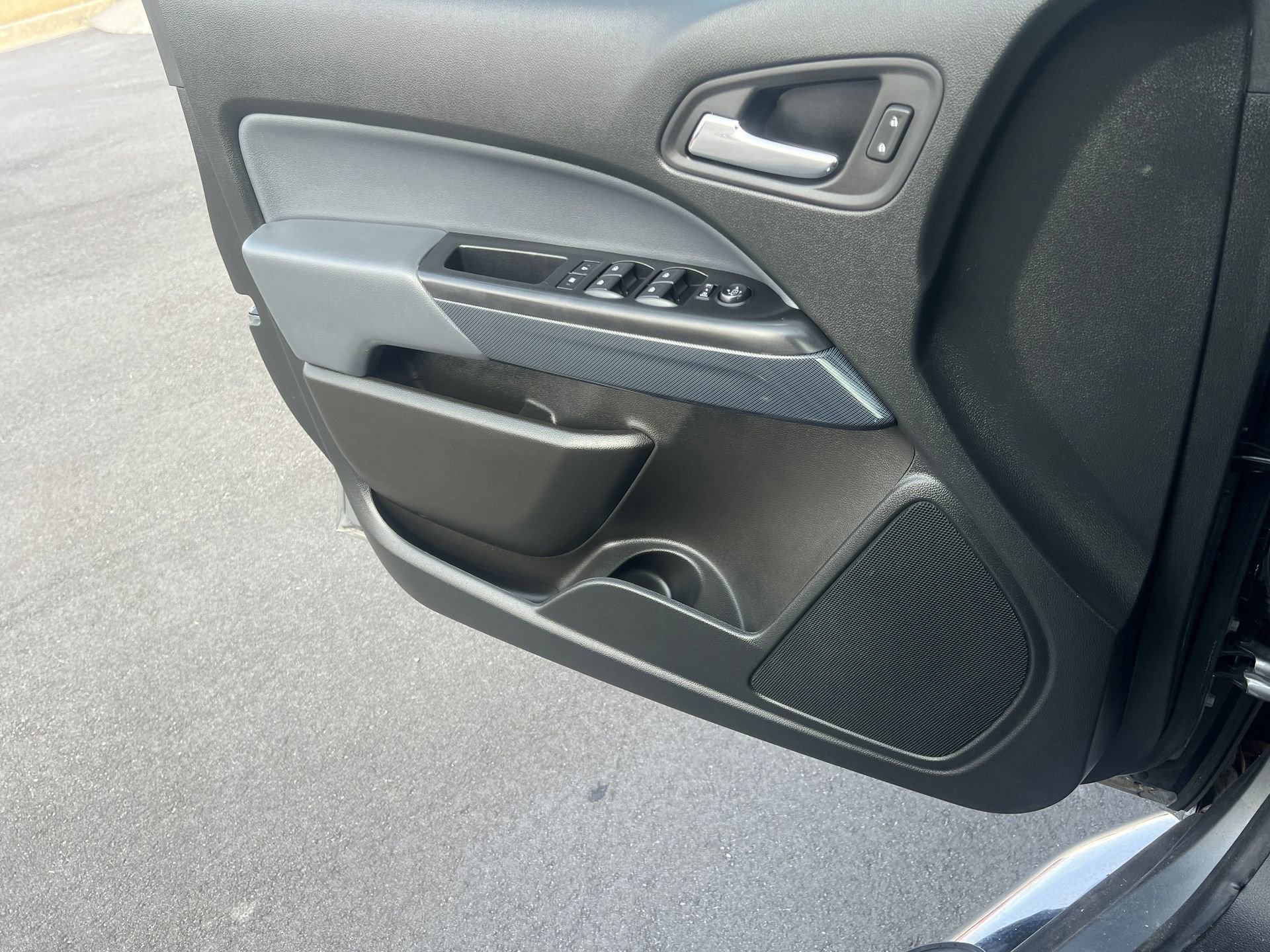 Used 2022 Chevrolet Colorado Z71 w/ Safety Package image 21