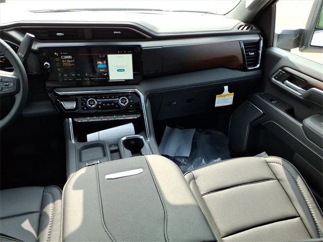 New 2026 GMC Sierra 3500 Denali w/ Technology Package image 15