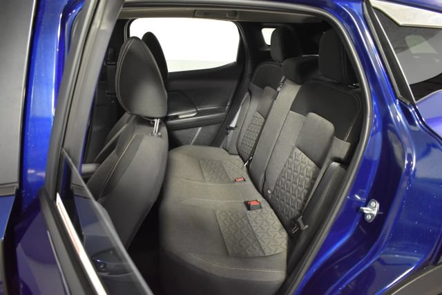 Used 2025 Nissan Kicks SV w/ SV Premium Package AWD/4WD image 25