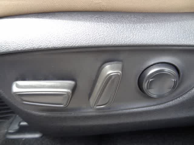 Used 2024 Toyota RAV4 XLE w/ Convenience Package AWD/4WD image 17