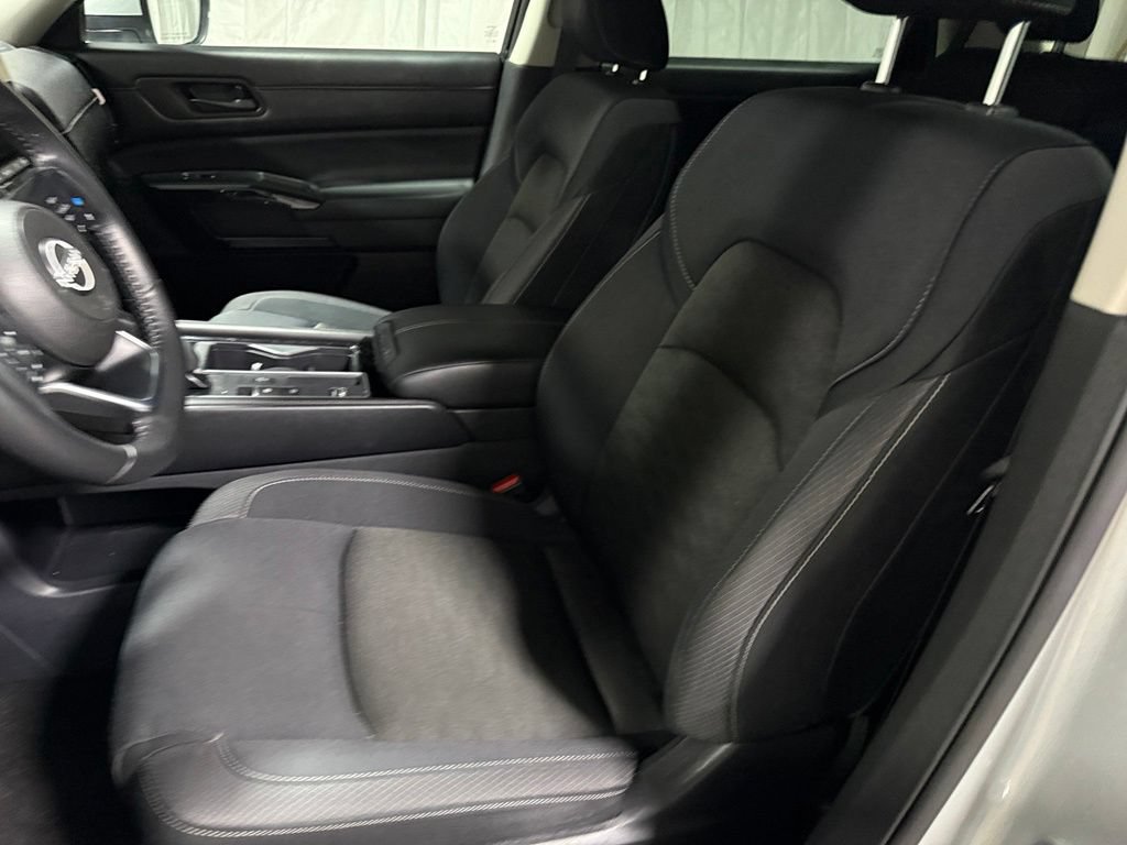 Used 2024 Nissan Pathfinder SV FWD image 20